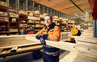 Van orderpicker naar heftruckchauffeur: zo maak jij carrière in het magazijn