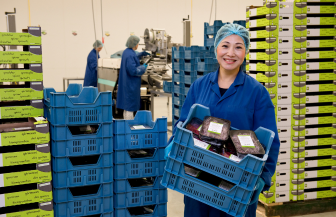 Van zware arbeid naar slimme samenwerking: hoe cobots jouw werk als productiemedewerker veranderen